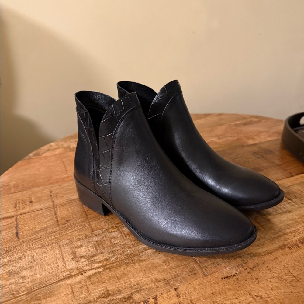 Steve Madden Black Ankle Booties with Elastic Panels